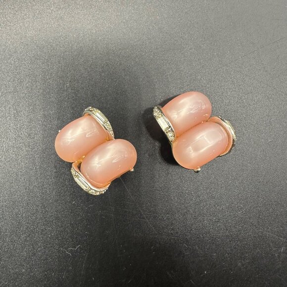 Vintage Pink Clip On Earrings Kramer Mid Century Rhinestone Accent Retro Jewelry - Picture 1 of 9